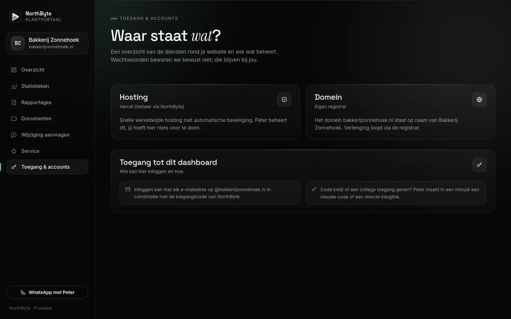 De pagina Toegang en accounts met een overzicht van domein, hosting en gekoppelde diensten